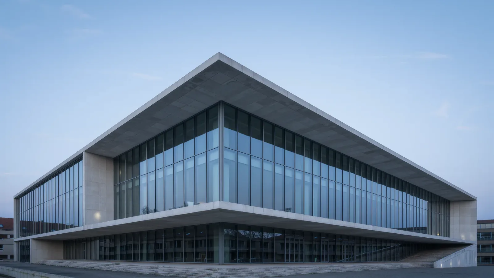 Symbolbild Konzerthaus in der Dämmerung
